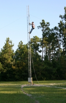 K5XXV Shows his climbing skills